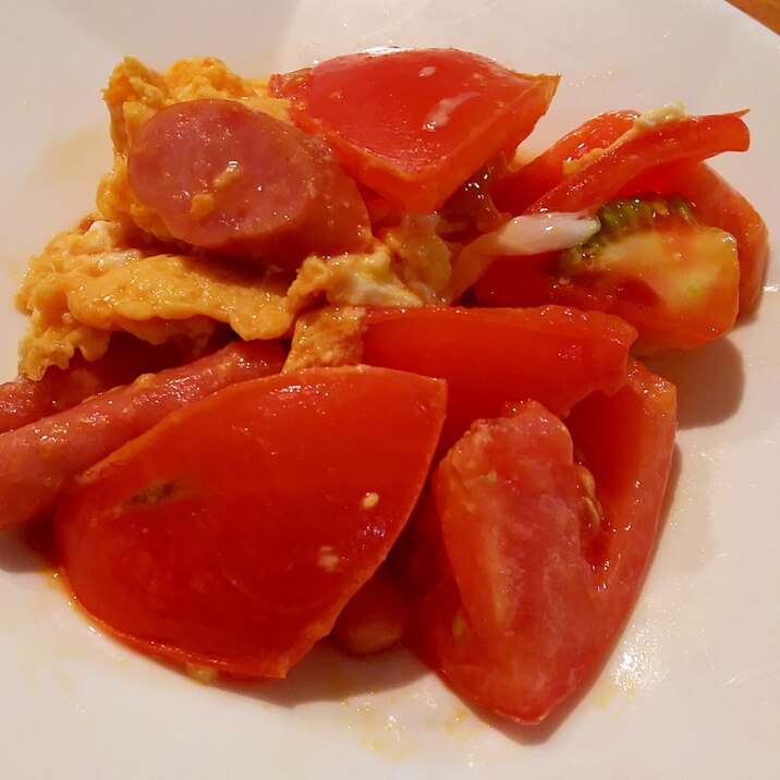 トマトをきって炒めるだけ。トマトと卵の炒め物